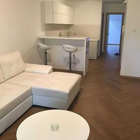 Afrodita Novi Sad Buitenkant foto