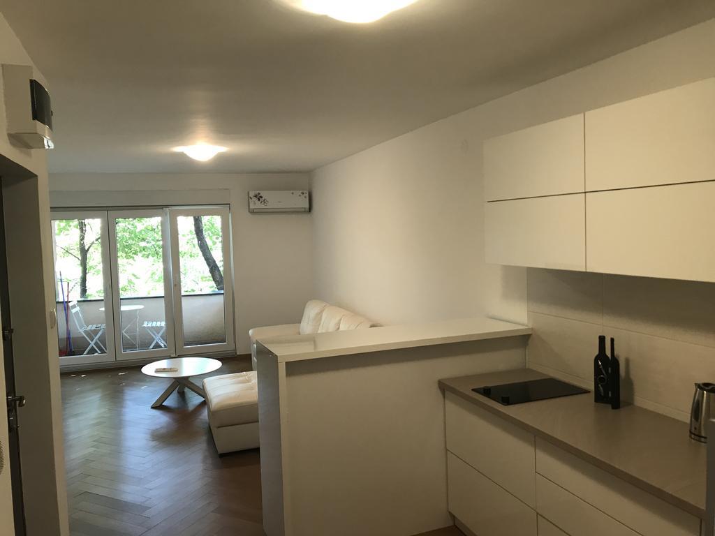 Afrodita Novi Sad Buitenkant foto