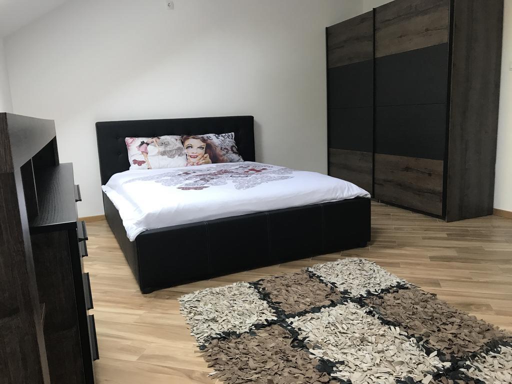 Afrodita Novi Sad Buitenkant foto