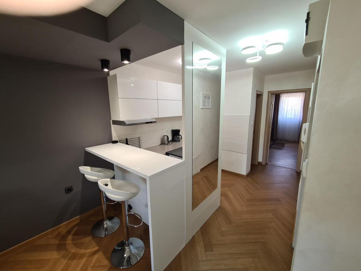 Afrodita Novi Sad Buitenkant foto